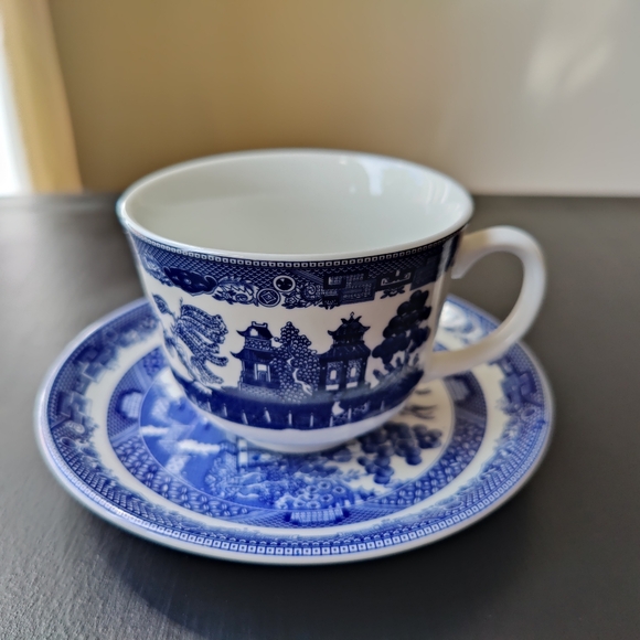 Johnson Bros | Blue Willow Cup & Saucer 🔵 - Picture 1 of 11